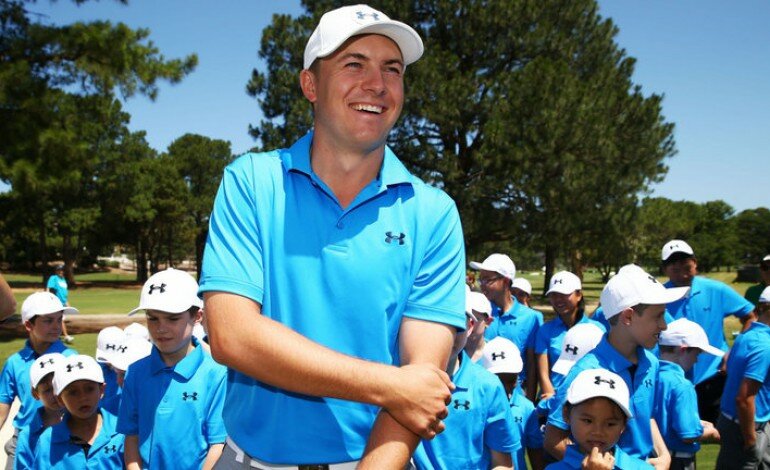 Jordan Spieth sigue a lo suyo en Hawai