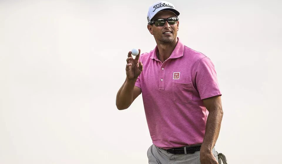 Adam Scott prolonga su idilio